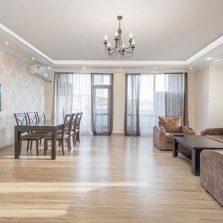 2 Bedrooms 2 Bathrooms Large And Lux Apartment Best Location Jerevan Exteriör bild