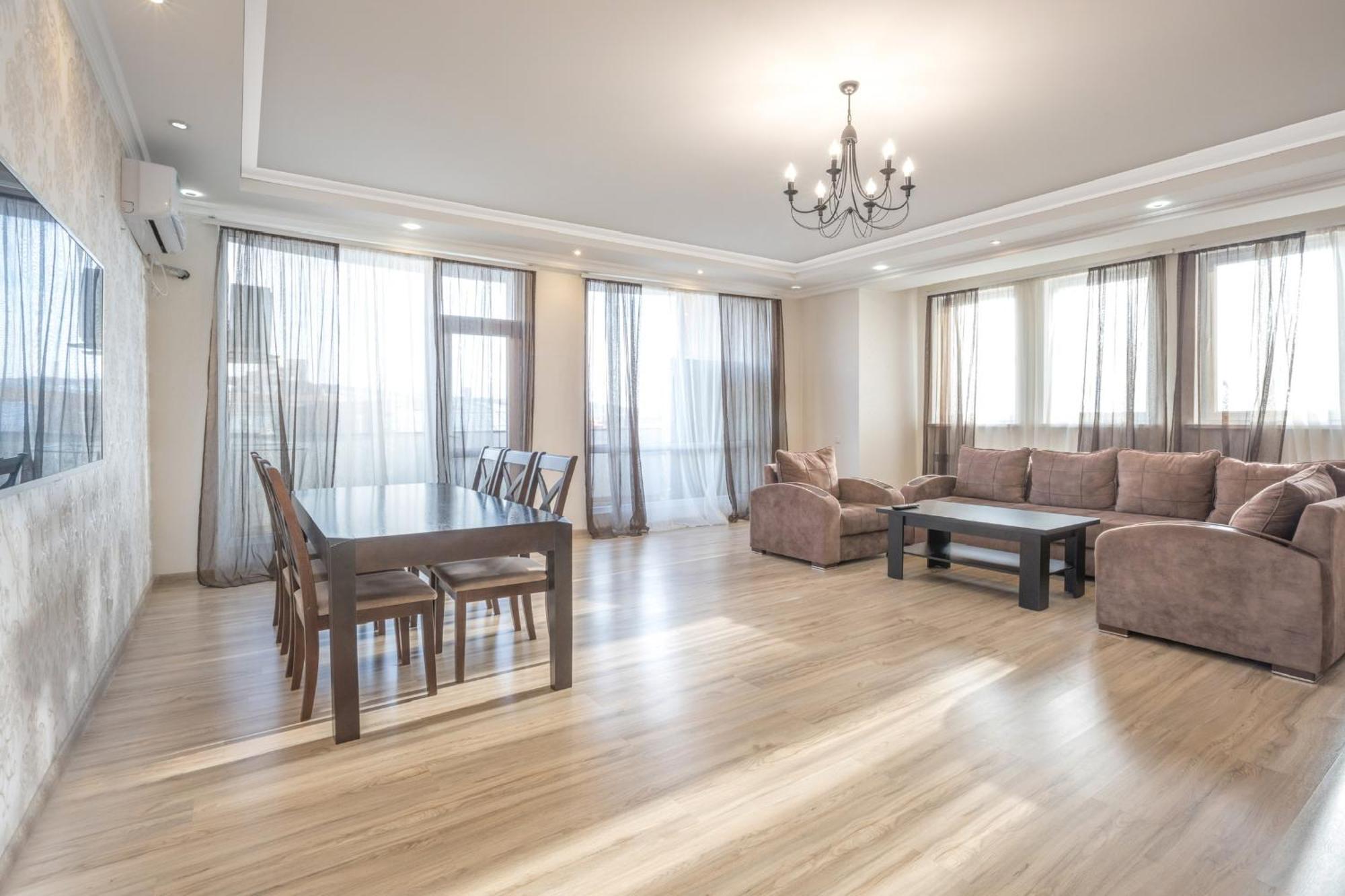 2 Bedrooms 2 Bathrooms Large And Lux Apartment Best Location Jerevan Exteriör bild